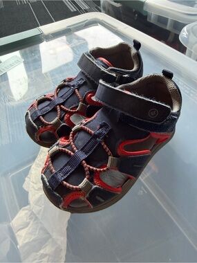 Stride Rite Navy and Red Closed-Toe Kids Sandals